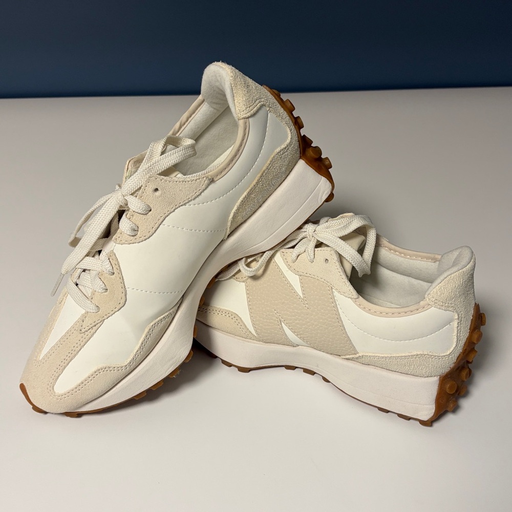 New Balance 327 Off-White Athletic Shoes - Picture 8 of 9
